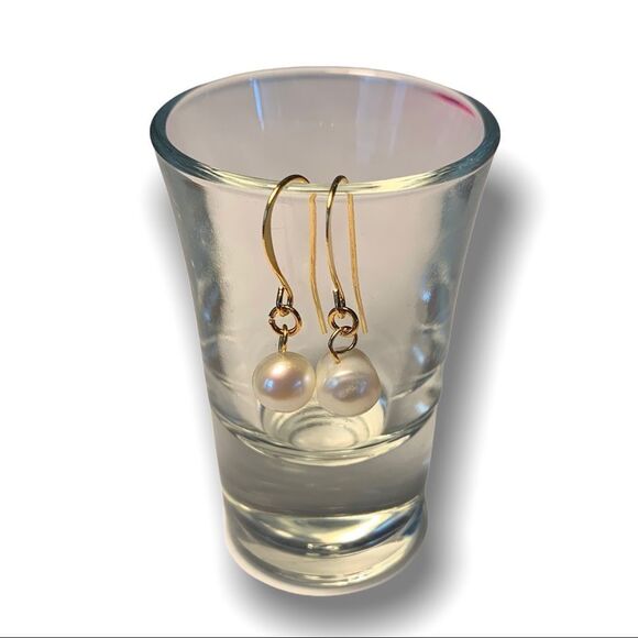 Handcrafted Pearl Earrings - Picture 7 of 10